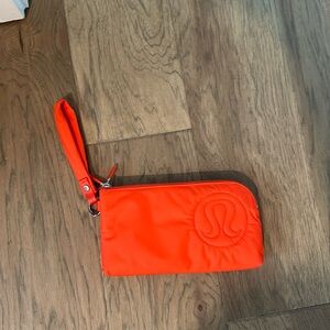 NWOT Lululemon wrist wallet